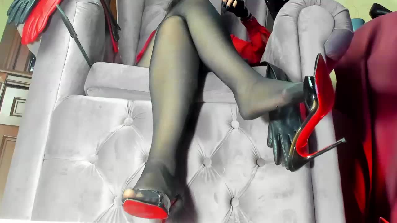 LadyLeather Cam Model Chat November 8, 2025