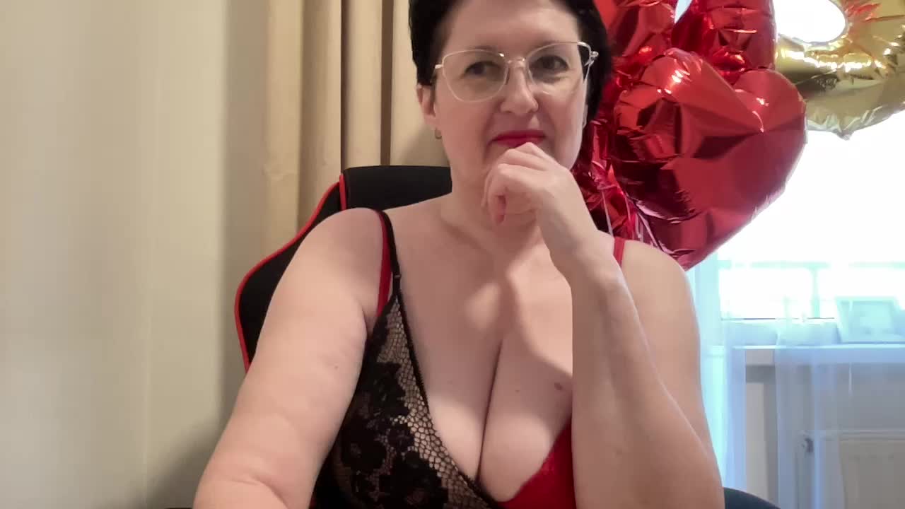 HotMilfPussy Cam Model Chat November 8, 2025