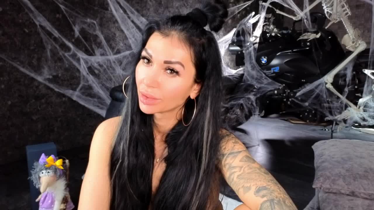 -BABAYAGA- Cam Model Chat November 8, 2025