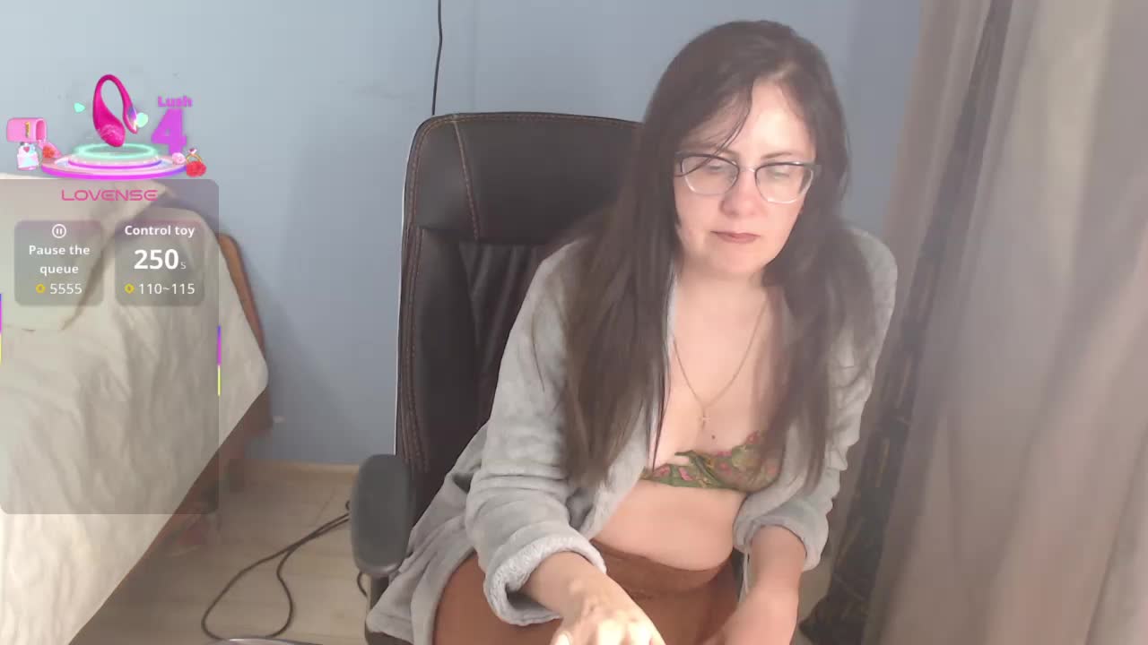 mandarinka28 Cam Model Chat November 8, 2025