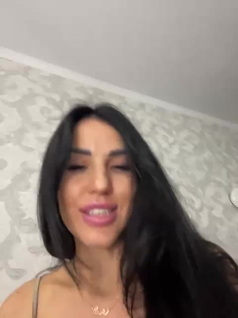 Nicol Cam Model Chat November 8, 2025