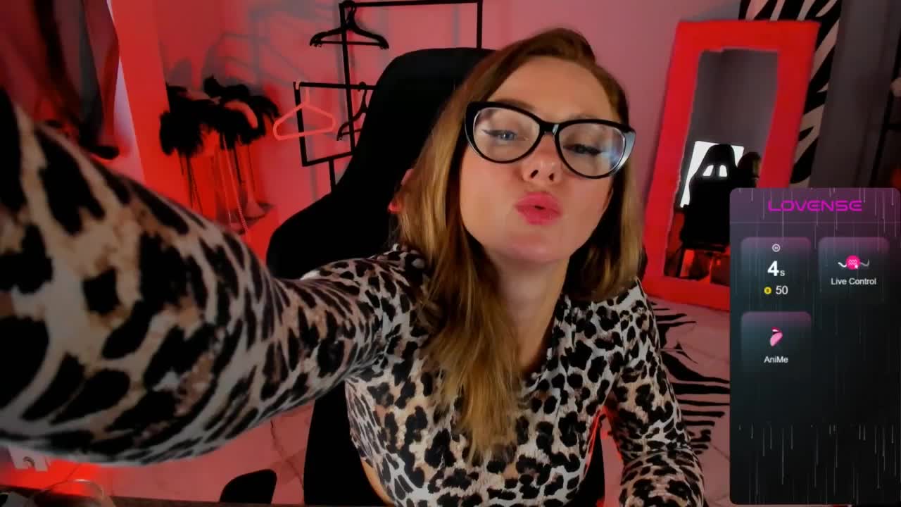 FreyaFindomFitGoddess Cam Model Chat November 8, 2025