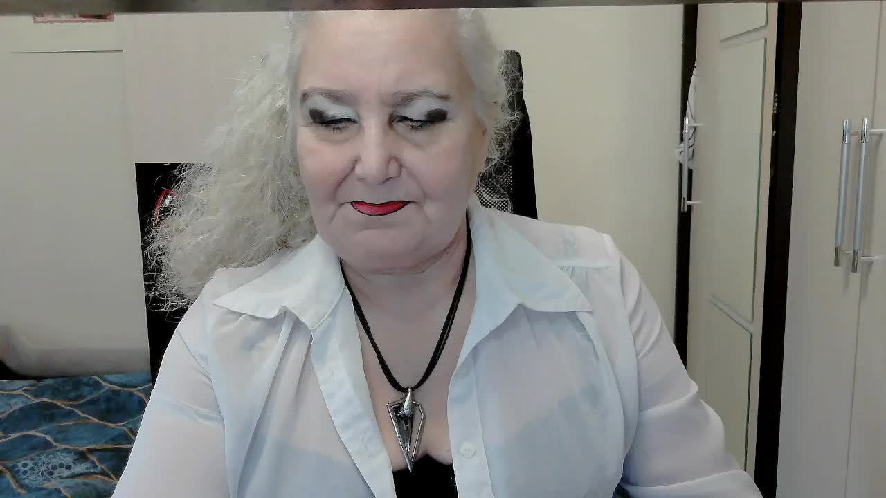 GrannyWants Cam Model Chat November 8, 2025