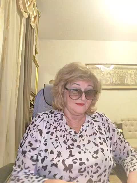 KarinkaSweet Cam Model Chat November 8, 2025