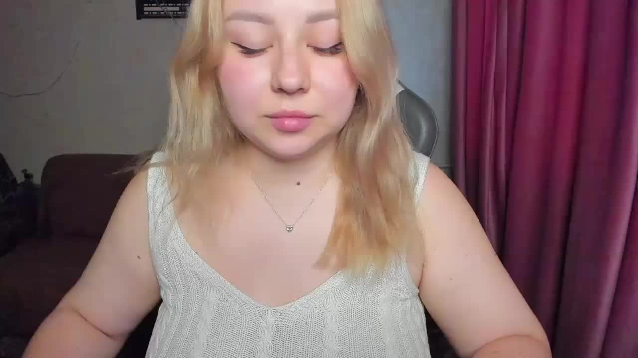 MilkaFoxy Cam Model Chat November 8, 2025