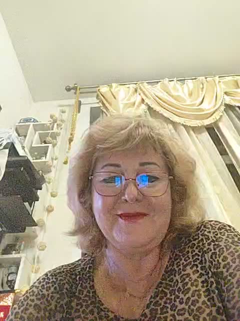 KarinkaSweet Cam Model Chat November 8, 2025