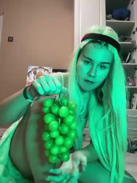 LeonaLutty Cam Model Chat November 8, 2025