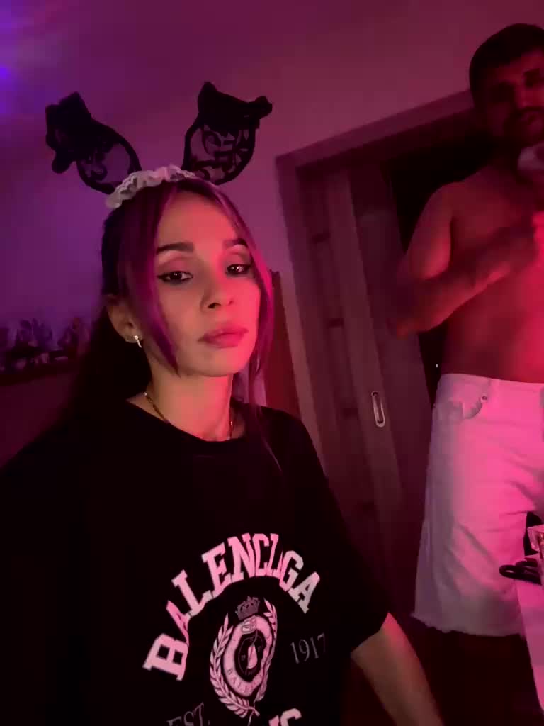 VIP17CoupleDream Cam Model Chat November 9, 2025