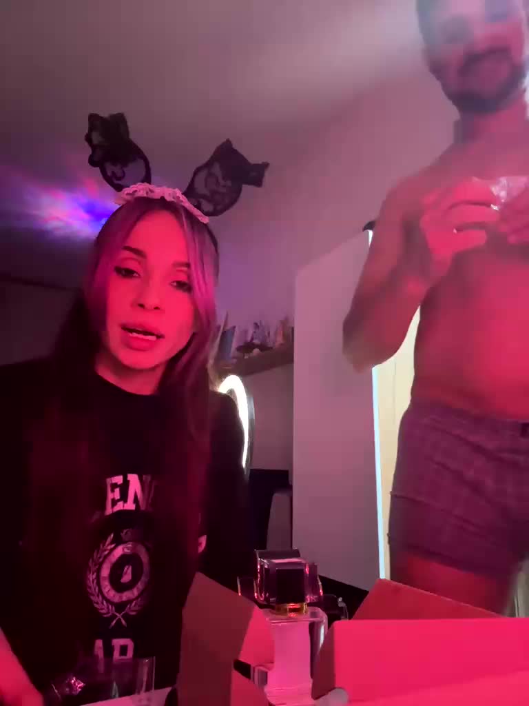 VIP17CoupleDream Cam Model Chat November 9, 2025