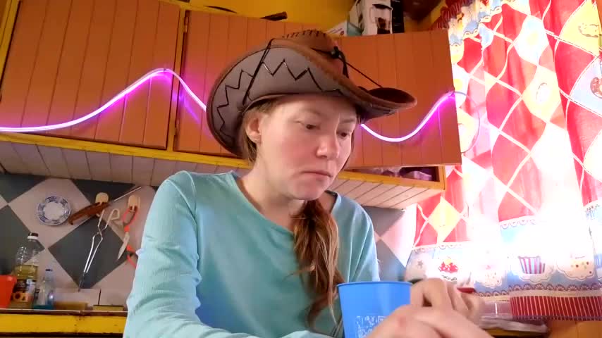 Jony_Marta Cam Model Chat November 9, 2025