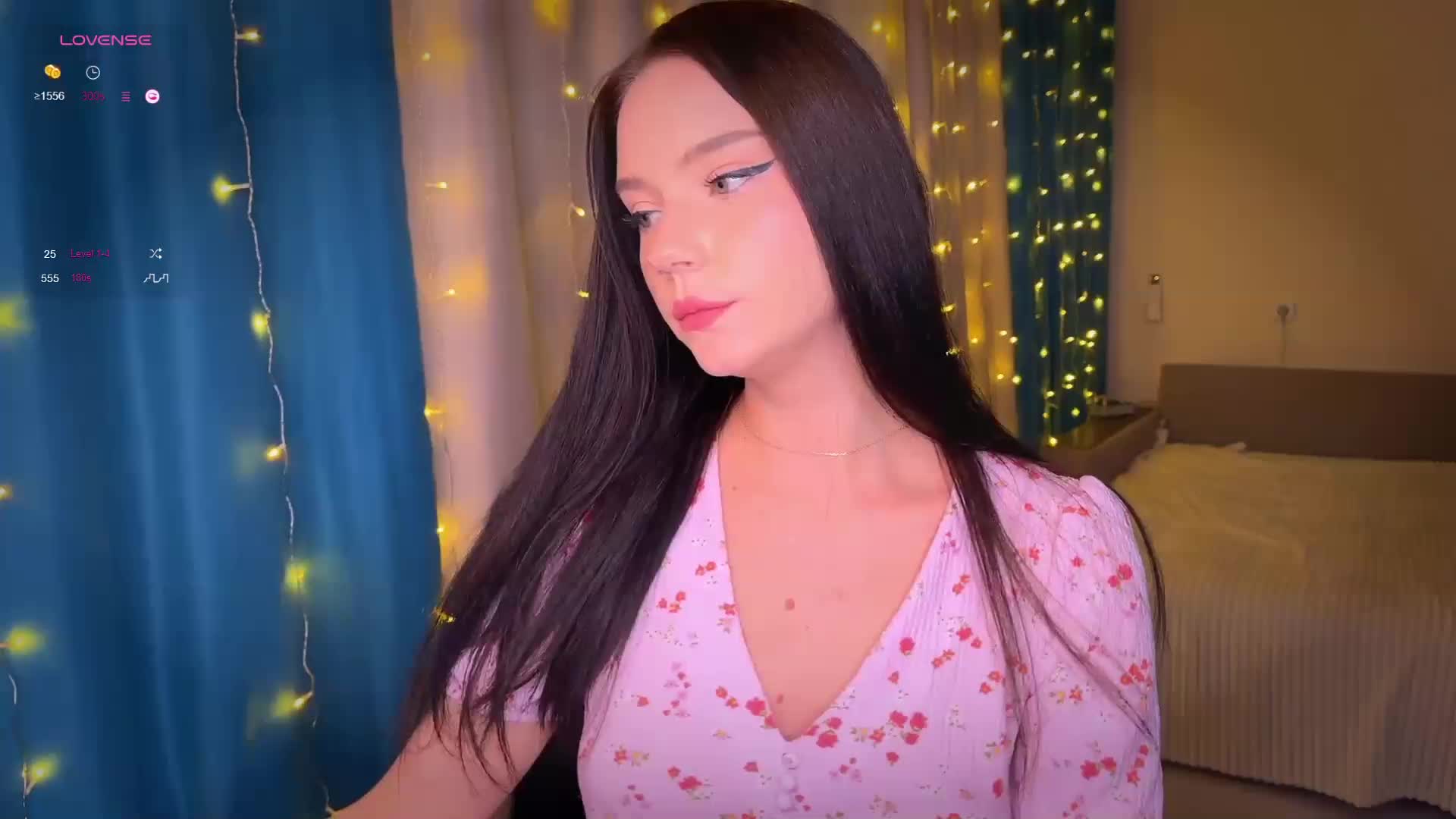 -Violetta- Cam Model Chat November 9, 2025