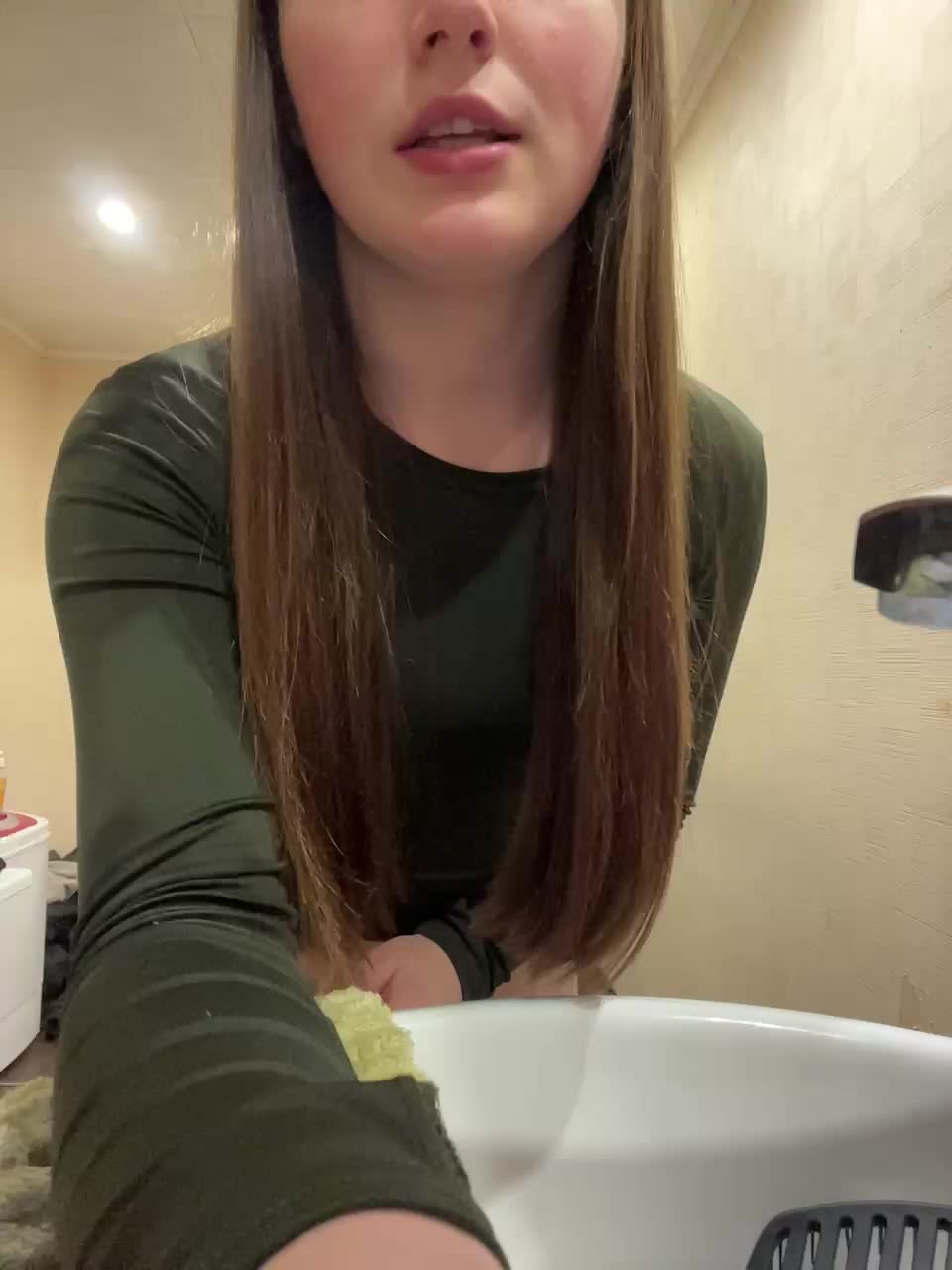 AHAHAC_HAXPEH_B_yHuTa3 Cam Model Chat November 9, 2025