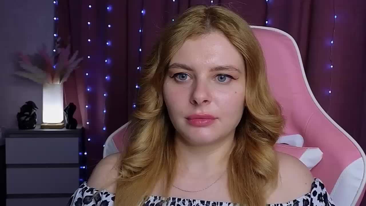 Venus_ Cam Model Chat November 10, 2025