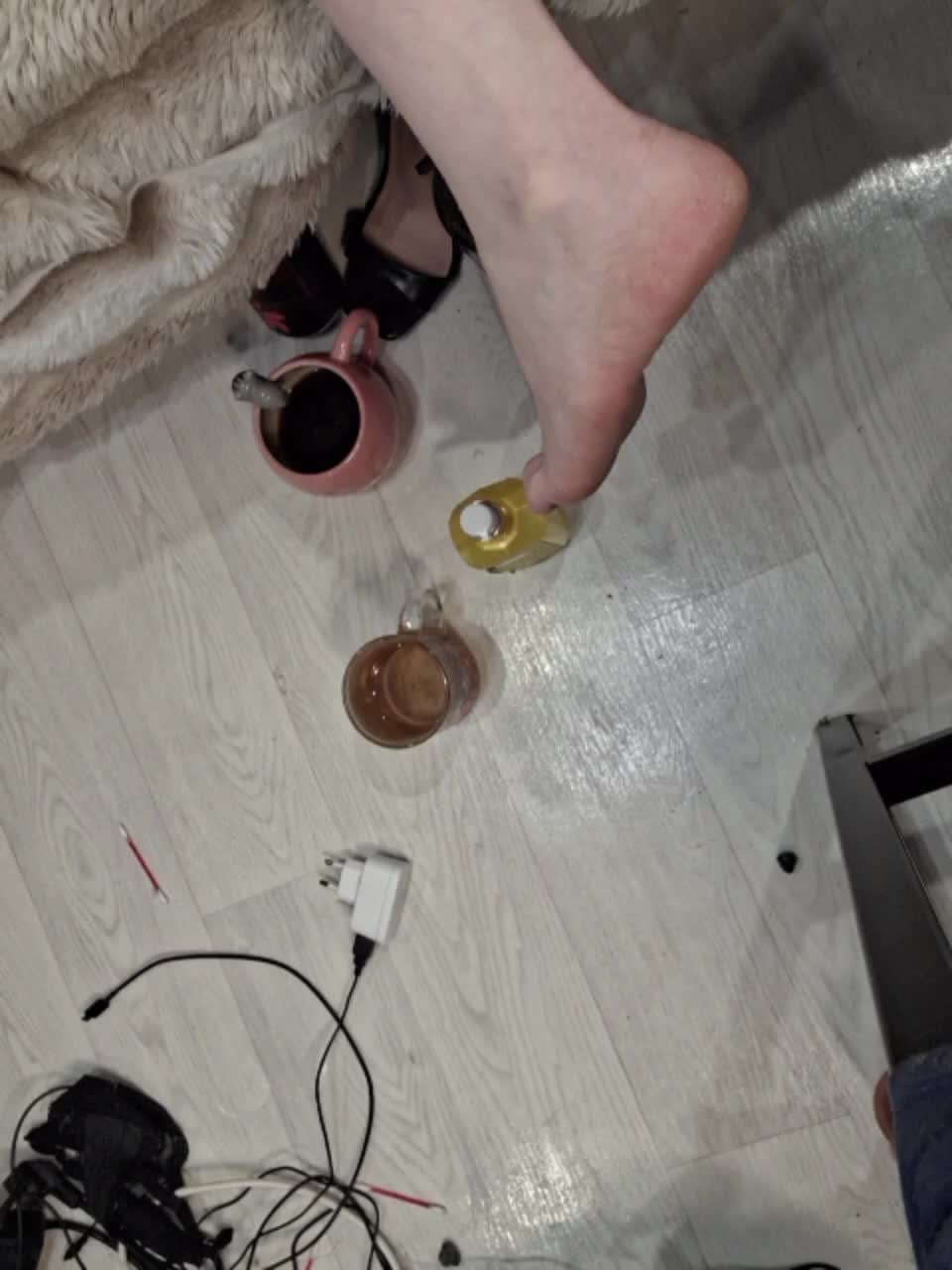 -scyrim- Cam Model Chat November 10, 2025