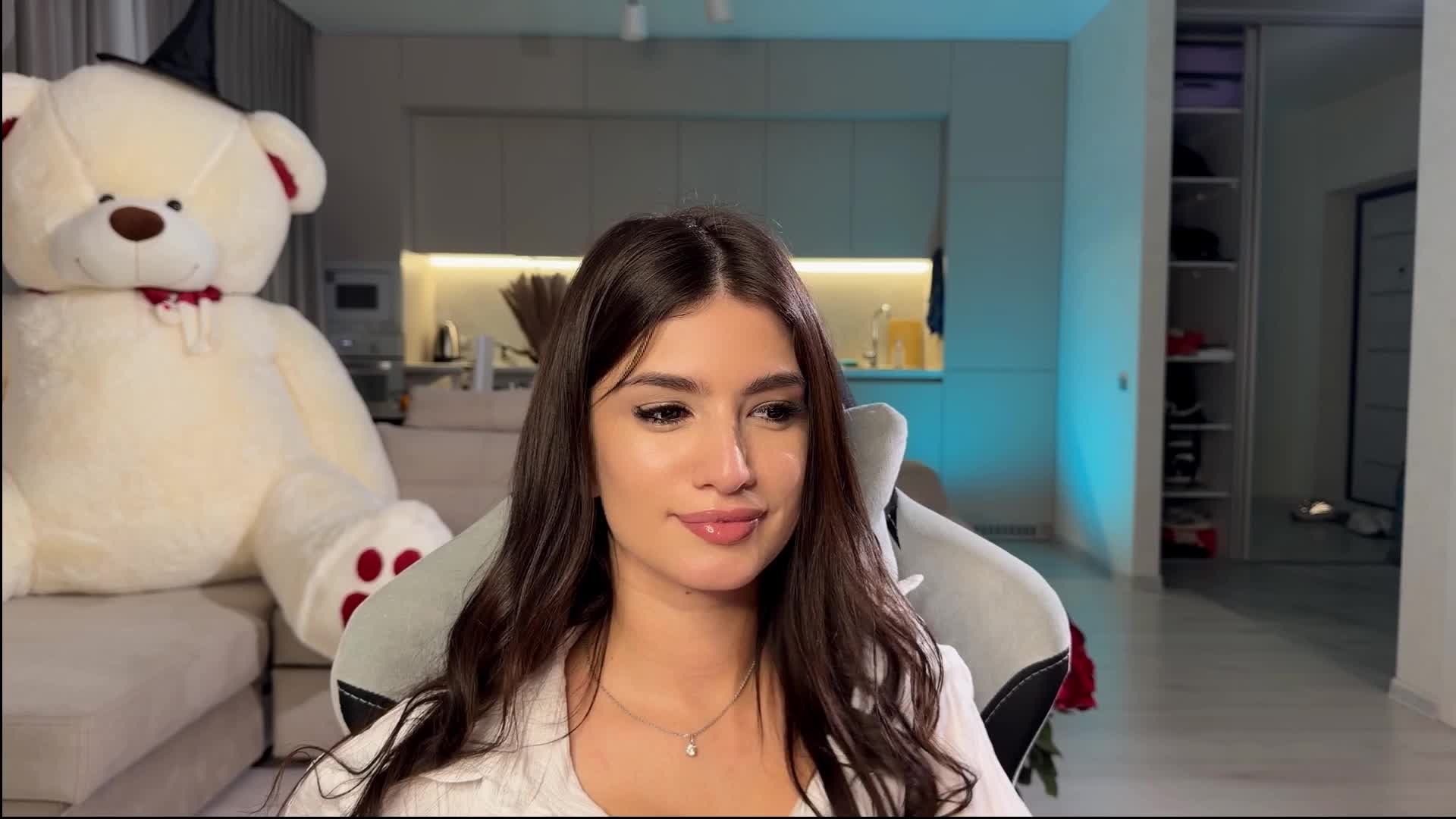 Sofi-Mi Cam Model Chat November 10, 2025