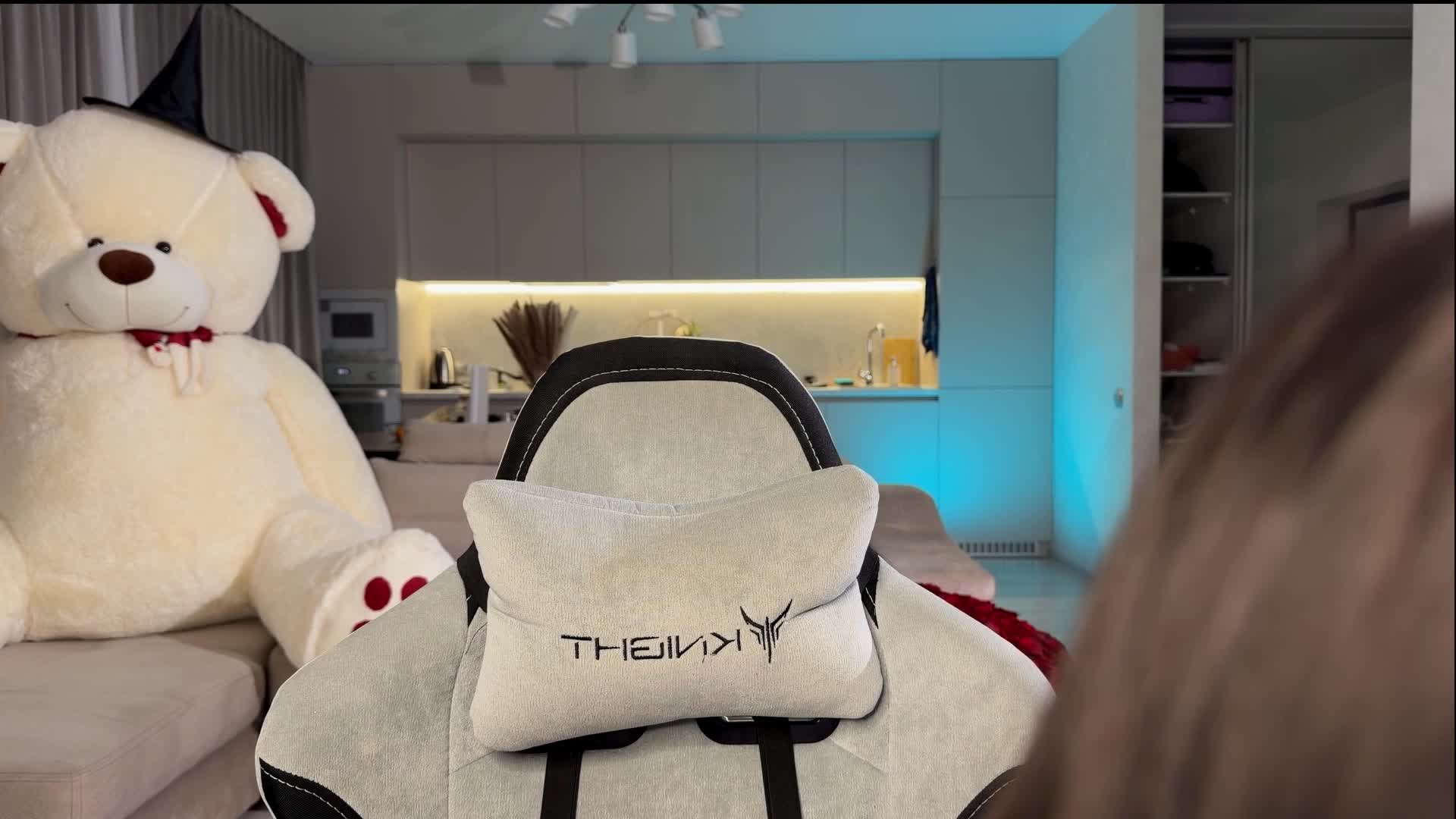 Sofi-Mi Cam Model Chat November 10, 2025