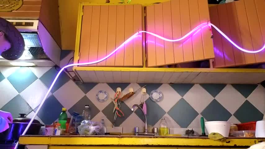 Jony_Marta Cam Model Chat November 10, 2025