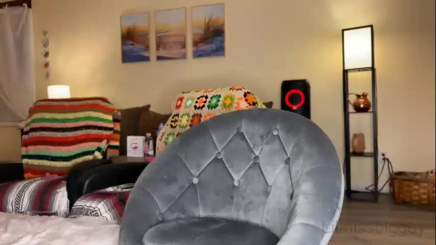 bigguylilmiss Cam Model Chat November 10, 2025