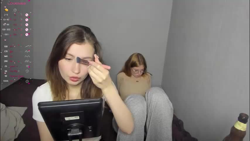 eumomino Cam Model Chat November 10, 2025