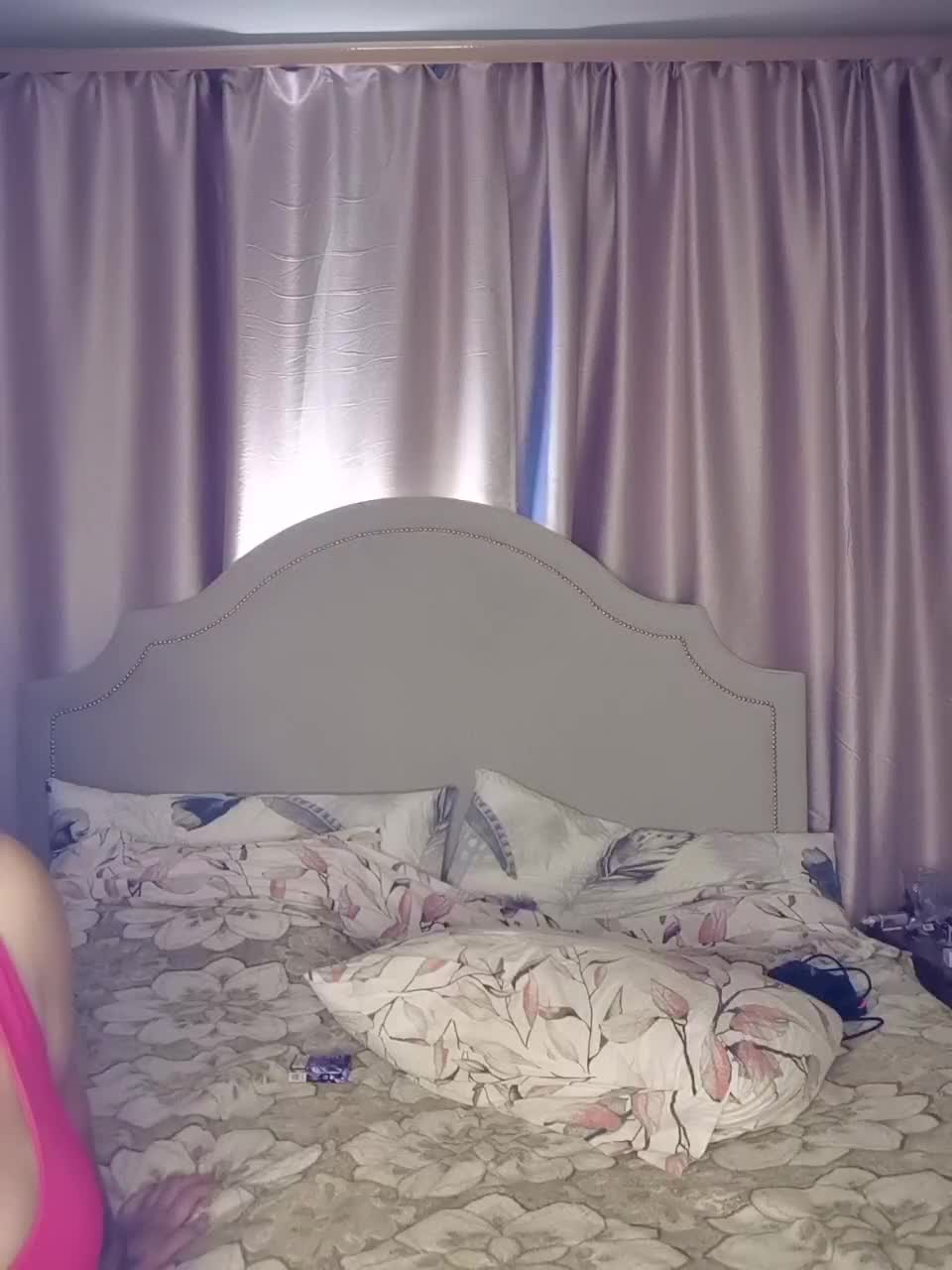 Her-Girl Cam Model Chat November 10, 2025