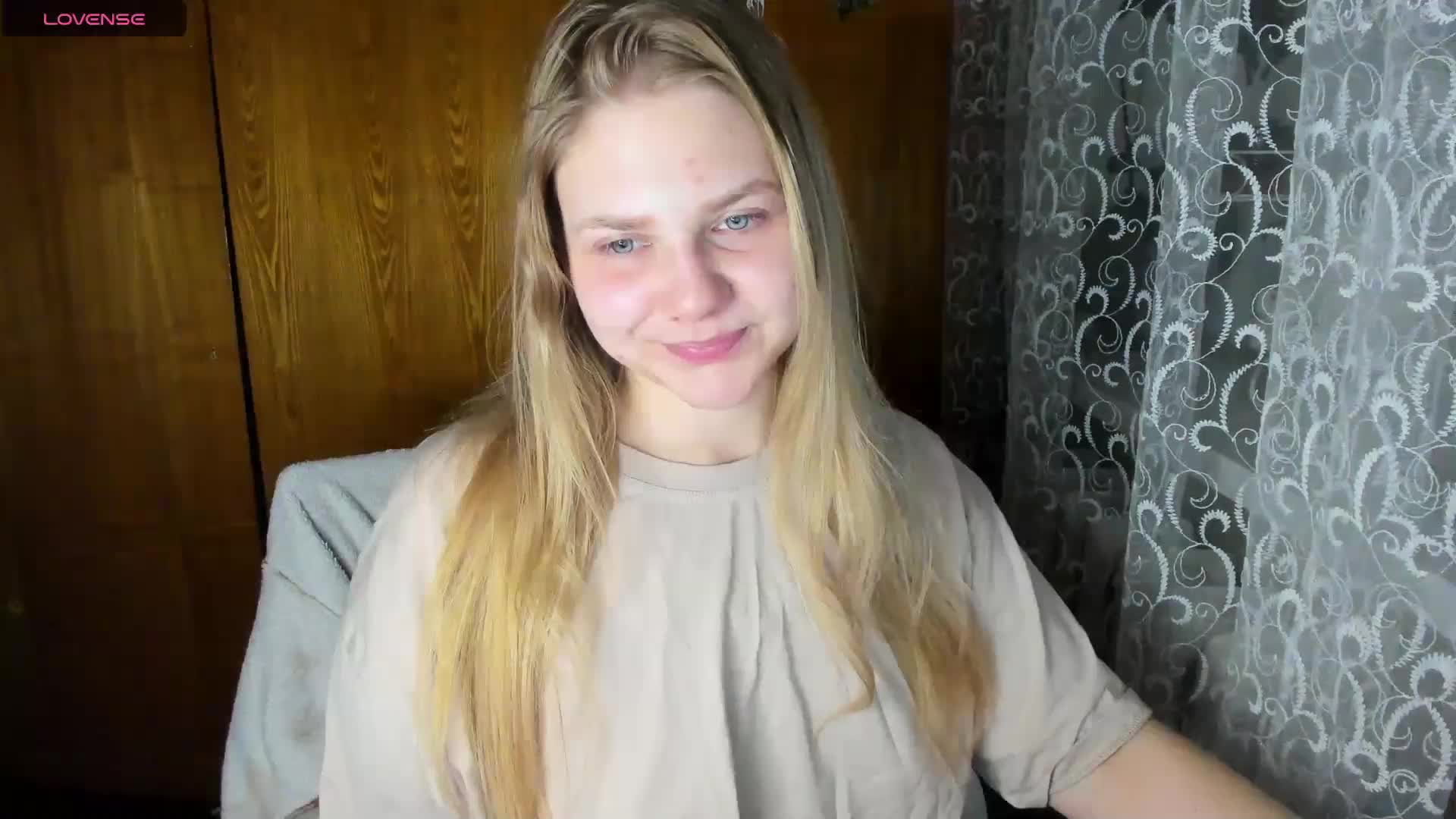 Emma-Frizea Cam Model Chat November 10, 2025