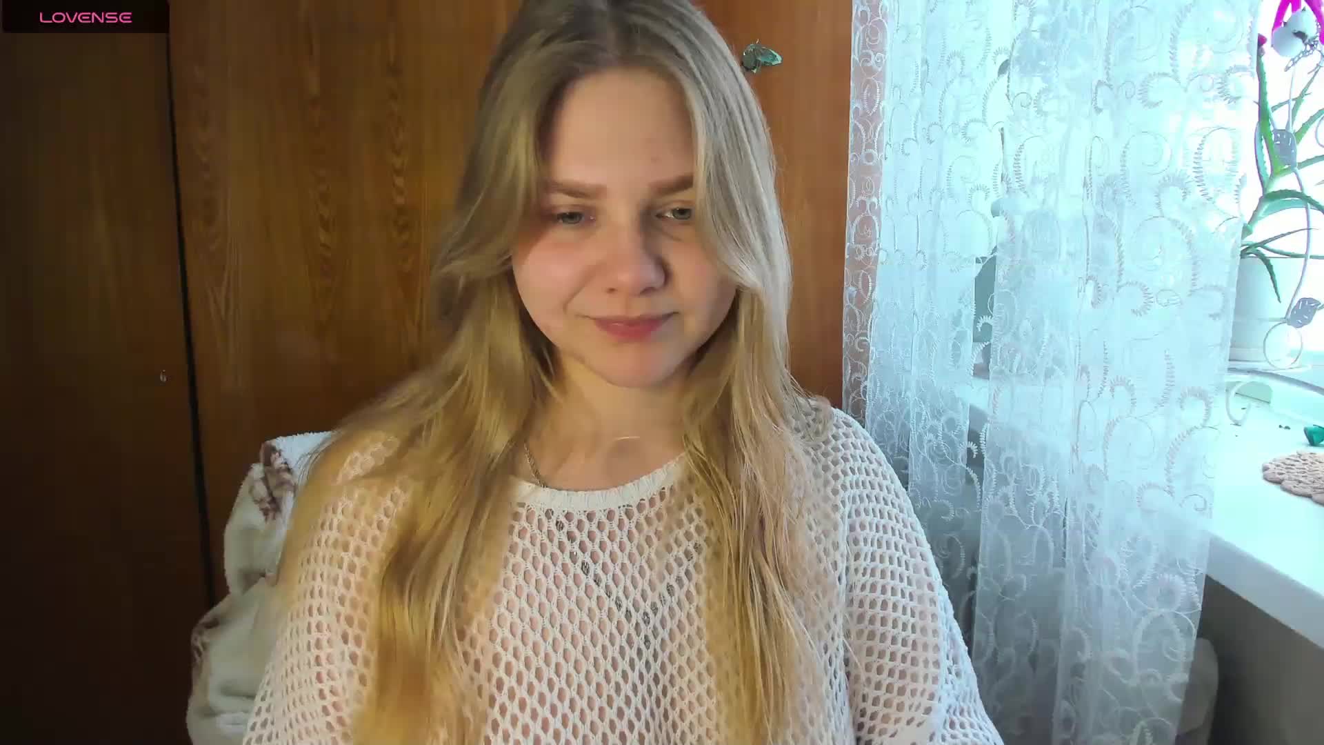 Emma-Frizea Cam Model Chat November 10, 2025