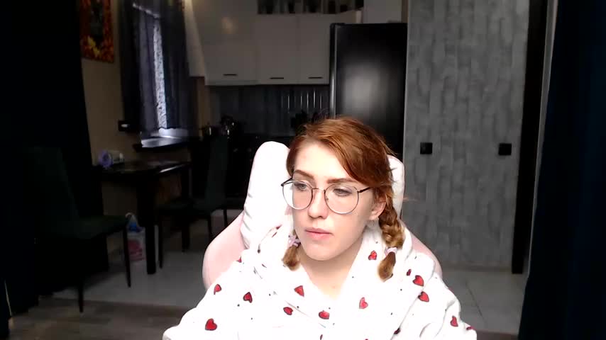 Reginasmilee Cam Model Chat November 10, 2025