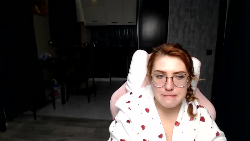 Reginasmilee Cam Model Chat November 11, 2025