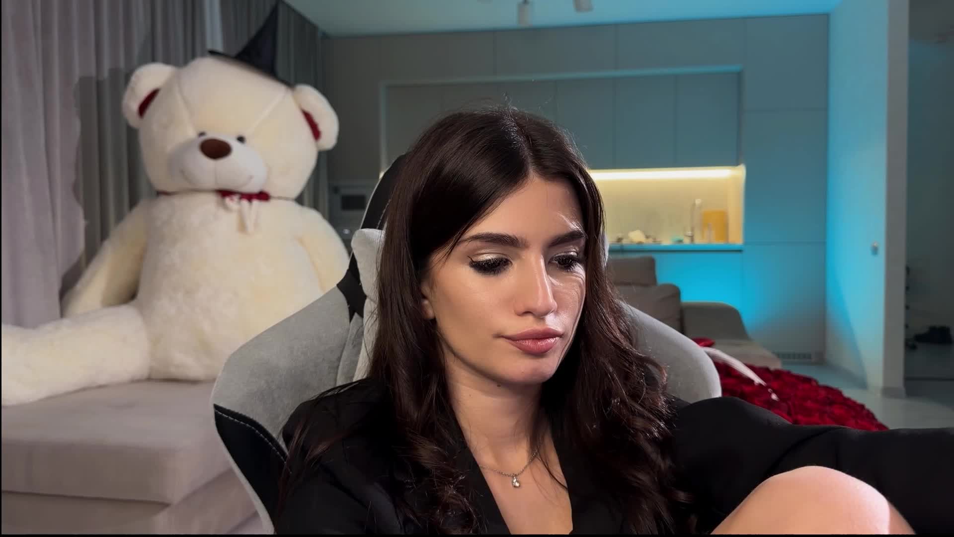 Sofi-Mi Cam Model Chat November 11, 2025