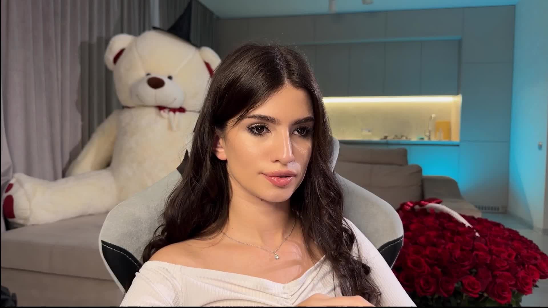 Sofi-Mi Cam Model Chat November 11, 2025