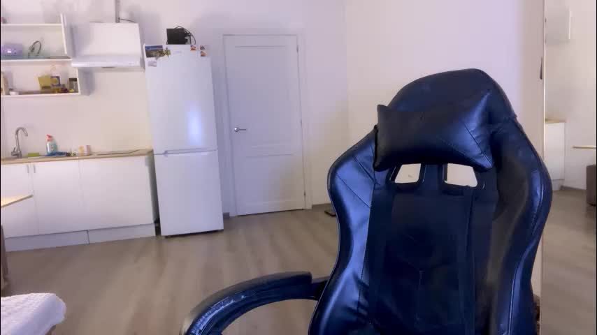 sailormoon666_ Cam Model Chat November 11, 2025