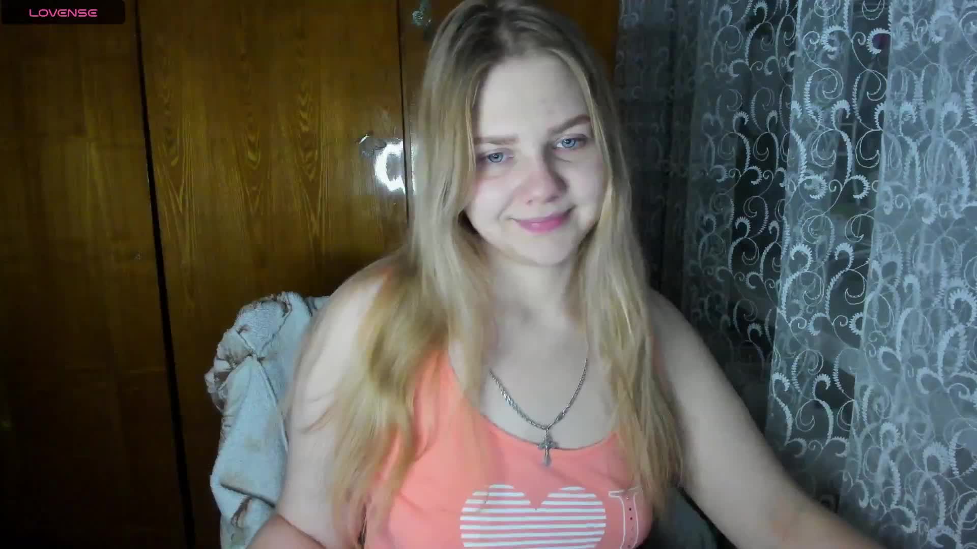 Emma-Frizea Cam Model Chat November 11, 2025