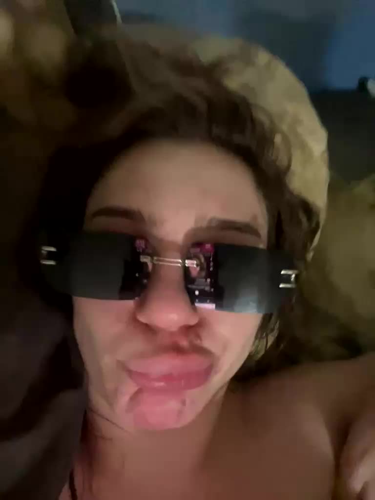 Toma1Tolya Cam Model Chat November 11, 2025