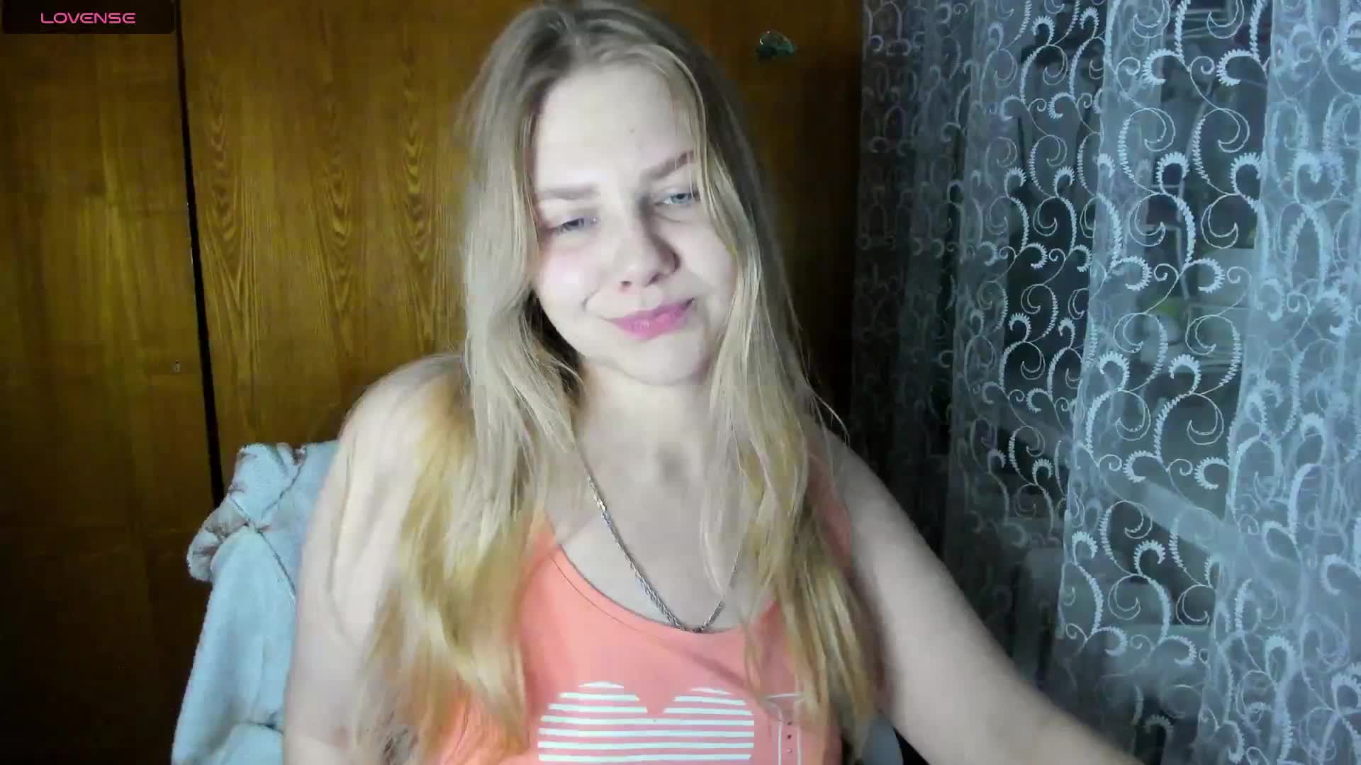 Emma-Frizea Cam Model Chat November 11, 2025