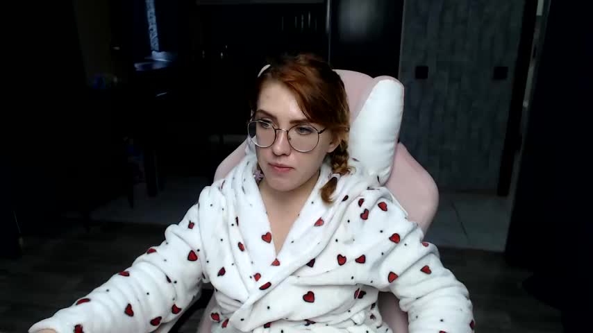 Reginasmilee Cam Model Chat November 11, 2025