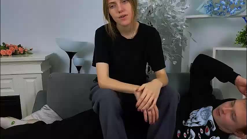 ollistiw Cam Model Chat November 11, 2025