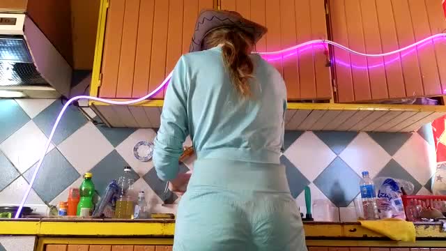 Jony_Marta Cam Model Chat November 11, 2025