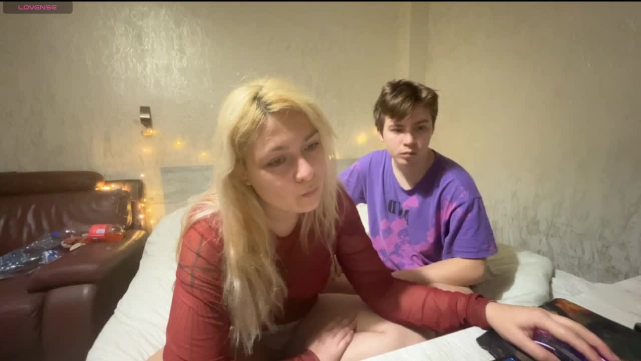 Hikkiii Cam Model Chat November 11, 2025