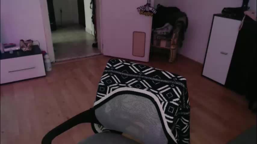 aliens4twenty Cam Model Chat November 12, 2025