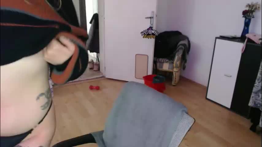 aliens4twenty Cam Model Chat November 12, 2025