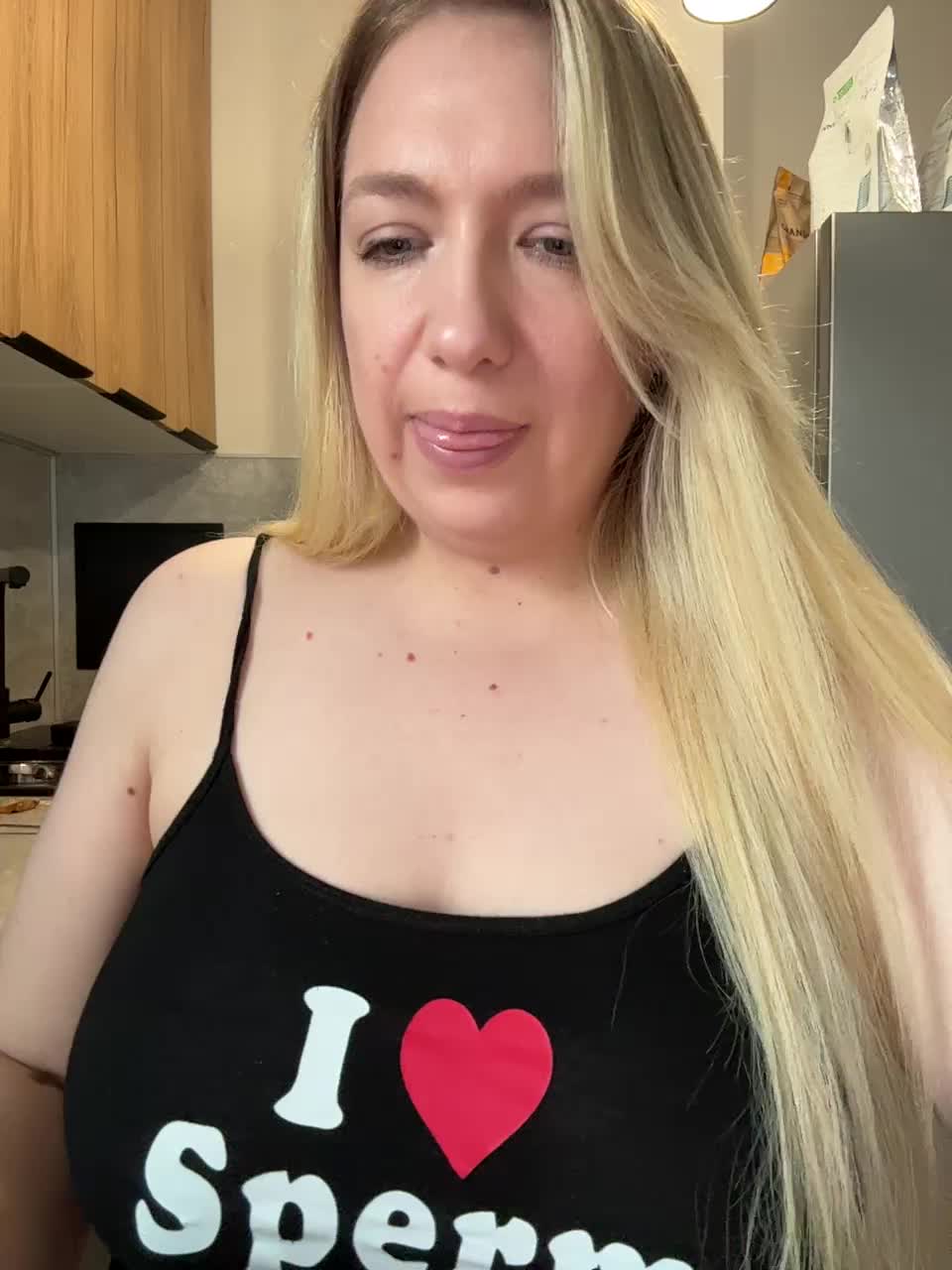 -Sonya699- Cam Model Chat November 12, 2025