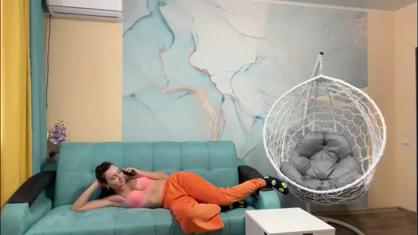 smiling_riddle Cam Model Chat November 13, 2025