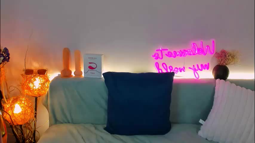 madis0n_crystal Cam Model Chat November 13, 2025