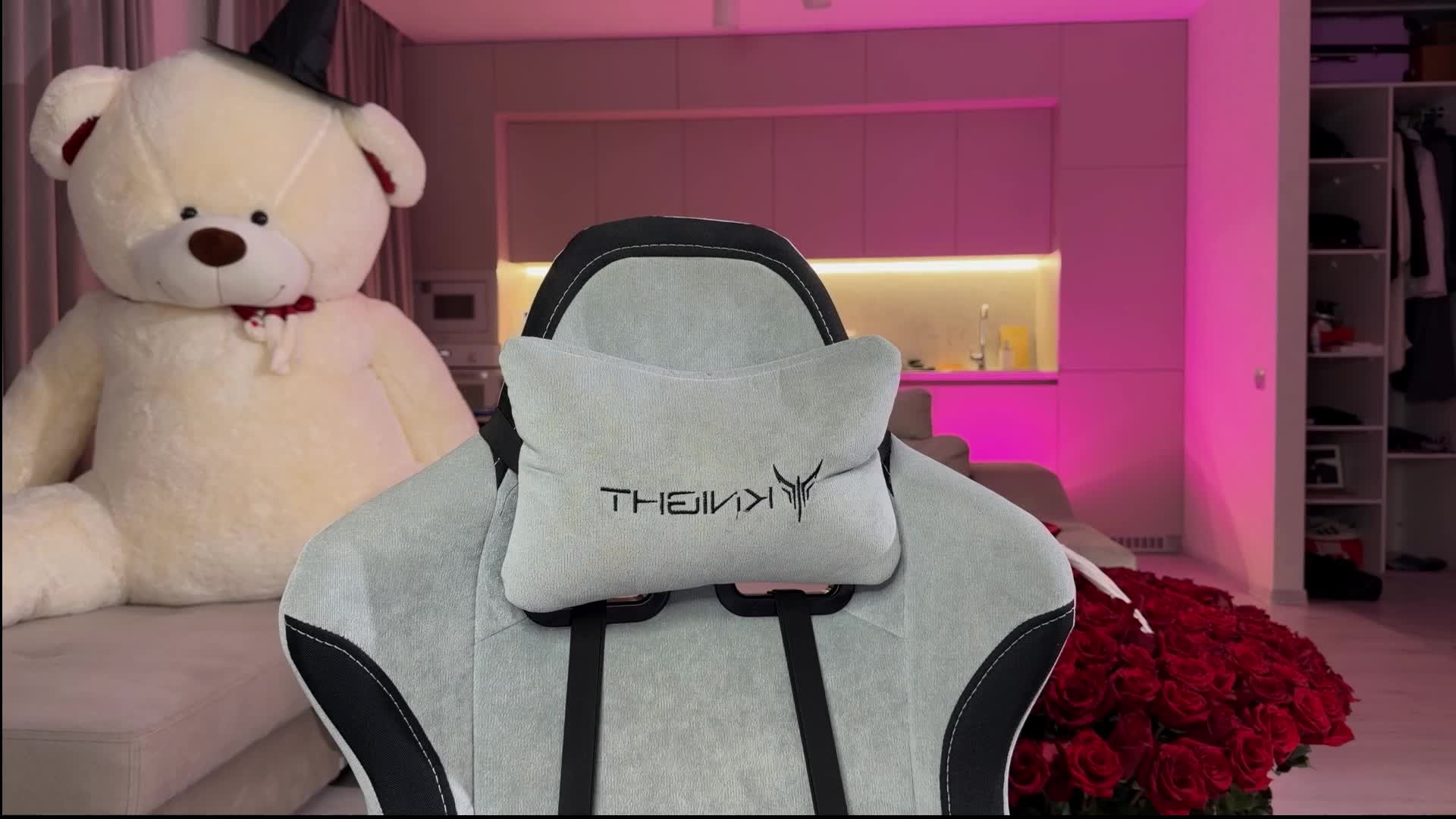 Sofi-Mi Cam Model Chat November 13, 2025