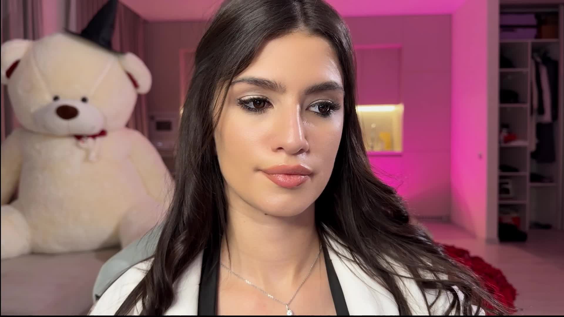 Sofi-Mi Cam Model Chat November 13, 2025