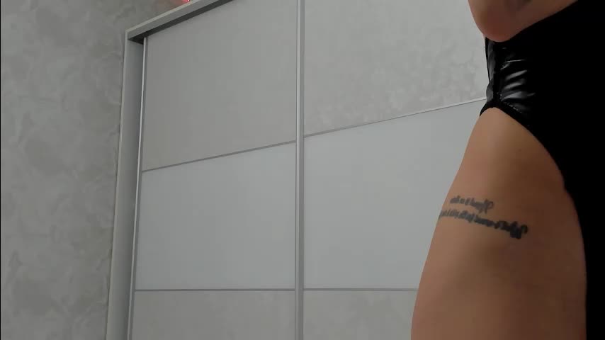 v_deville Cam Model Chat November 13, 2025