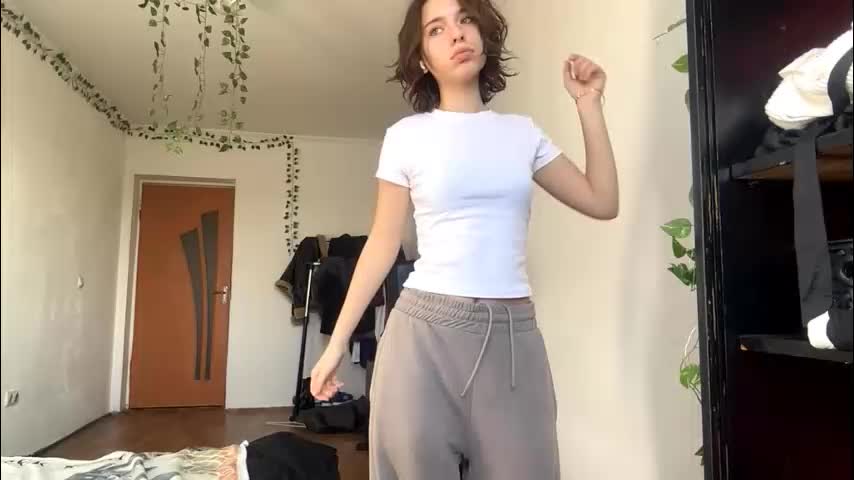 viviennebreihan Cam Model Chat November 14, 2025