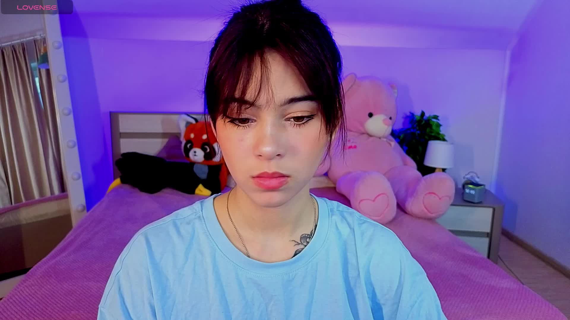 CoralineJones Cam Model Chat November 14, 2025