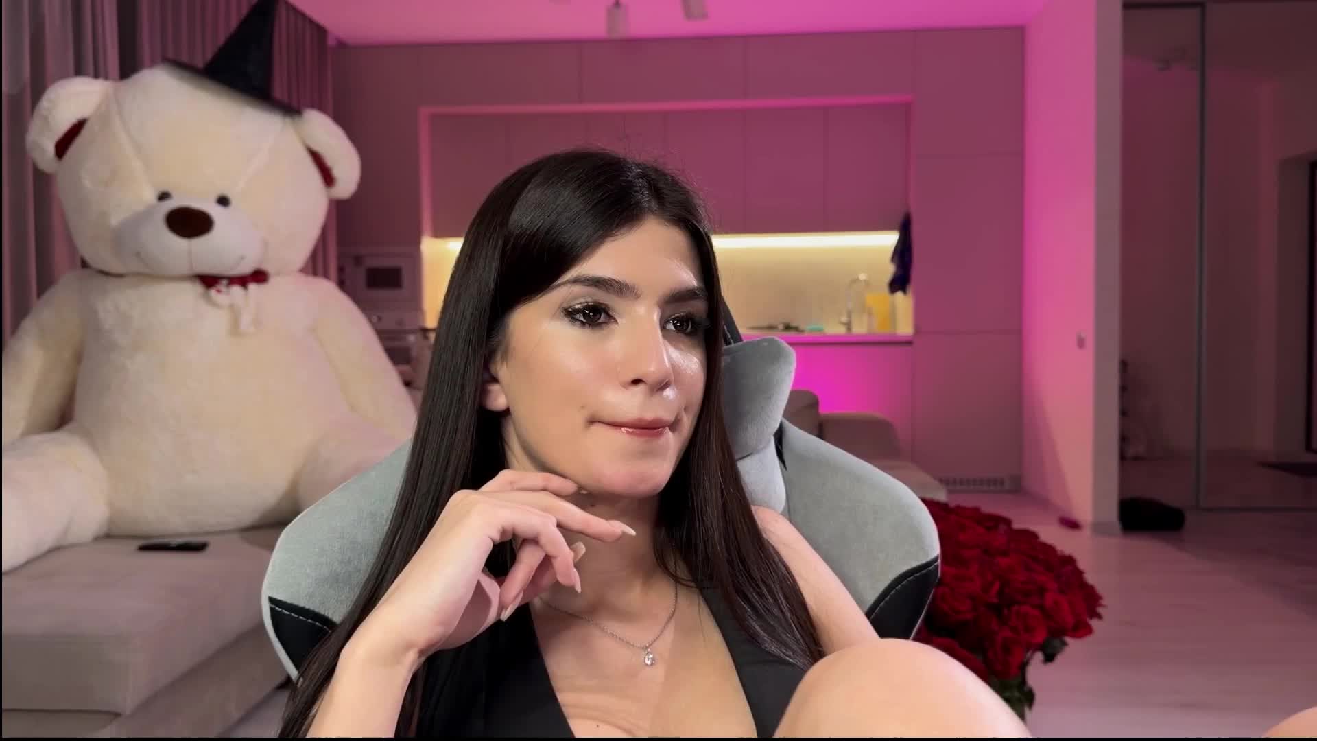 Sofi-Mi Cam Model Chat November 14, 2025