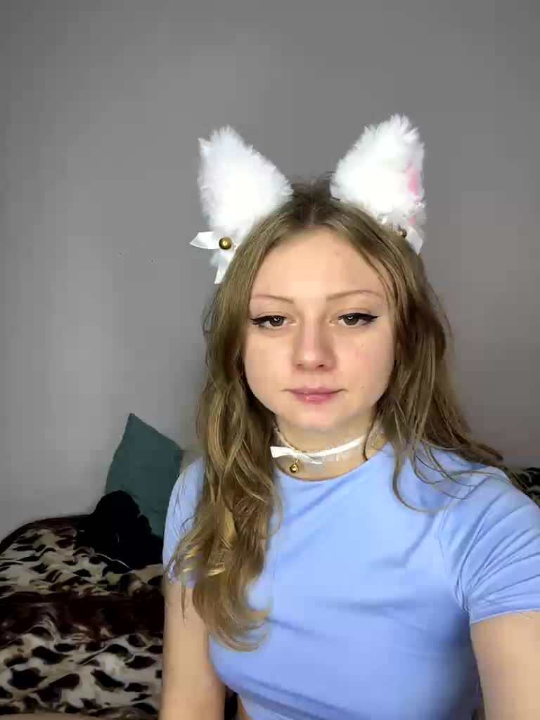 VixyVee Cam Model Chat November 14, 2025